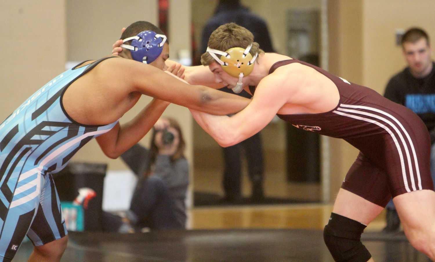 Chi-Hi, Menomonie at WIAA Division 1 wrestling regionals 2-13-16